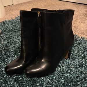 LIKE NEW Nine West Black Ankle Booties with Chunky Heel Leather